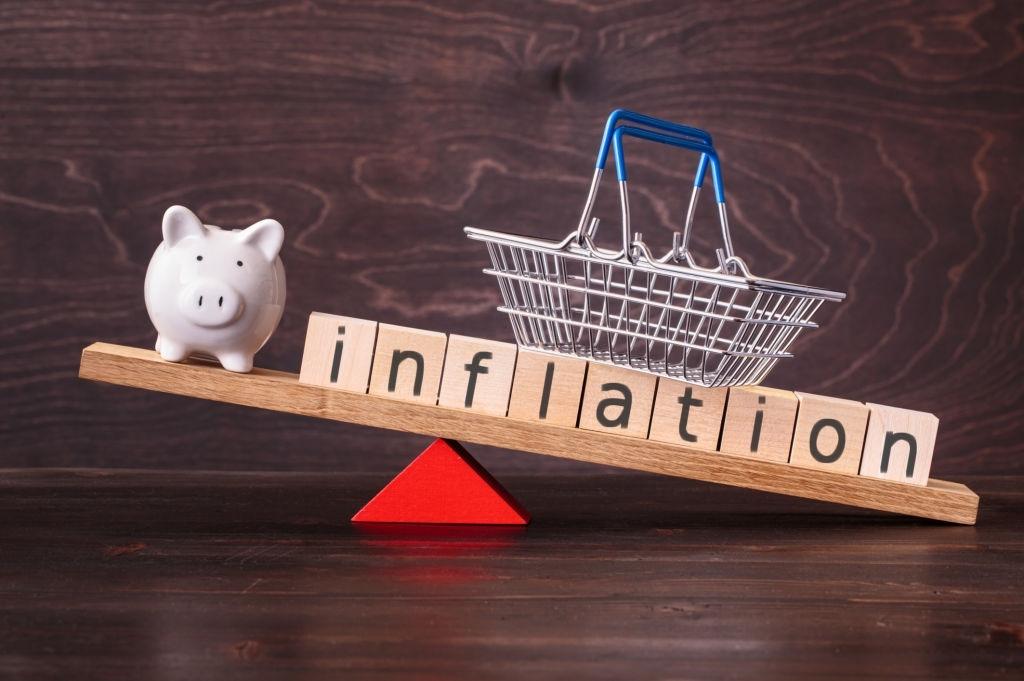 EM – Uncertainties in Risk Adverse Market